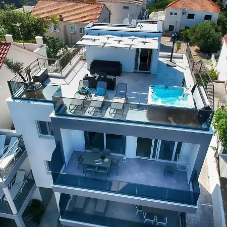 Apartment Penthouse With Jacuzzi, Sauna,pool,gym-villa Punta *