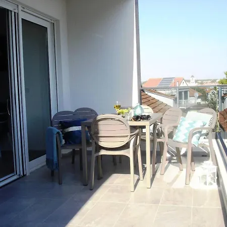 Penthouse With Jacuzzi, Sauna,pool,gym-villa Punta Apartment Vodice