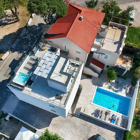 Penthouse With Jacuzzi, Sauna,pool,gym-villa Punta