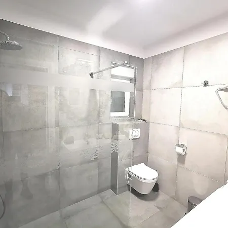 Penthouse With Jacuzzi, Sauna,pool,gym-villa Punta Vodice